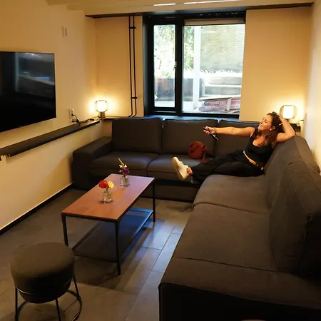 Onefam Amstel Hostel *