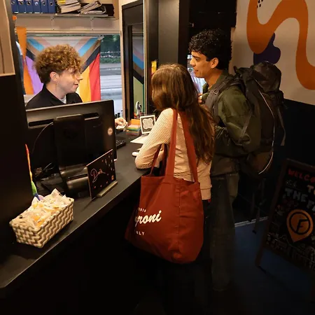 Onefam Amstel Albergue *