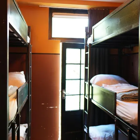 Onefam Amstel Hostel *