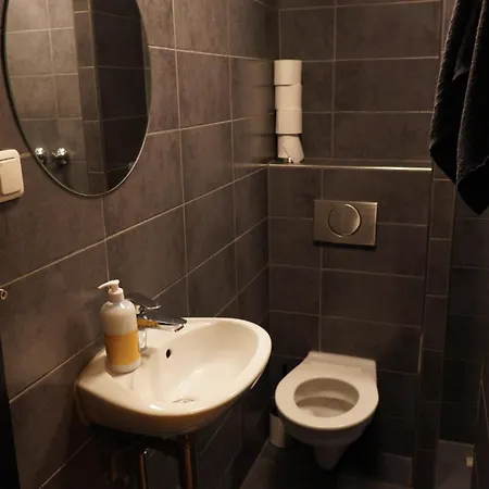 Onefam Amstel Albergue