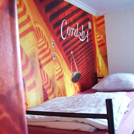 Onefam Amstel Hostel *