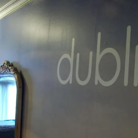 Onefam Amstel Hostel *