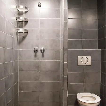 Onefam Amstel Hostel *