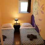 Onefam Amstel Hostal *