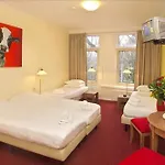 Onefam Amstel Hostal