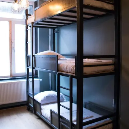 Hostal Onefam Amstel *