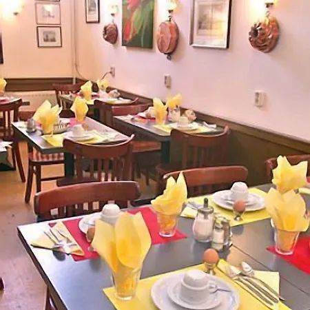 Hostal Onefam Amstel