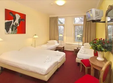 Onefam Amstel Hostal