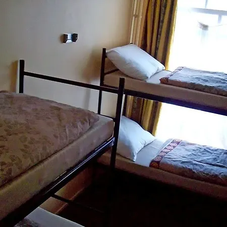Onefam Amstel Hostal