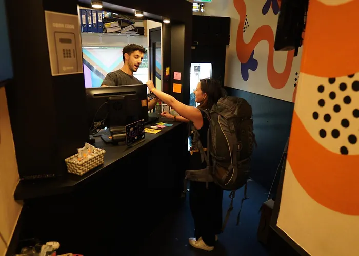 Onefam Amstel Хостел