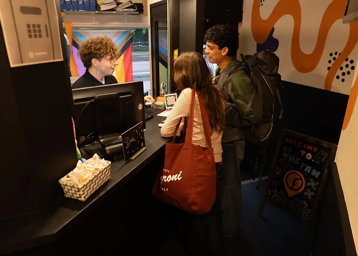 Onefam Amstel Хостел *