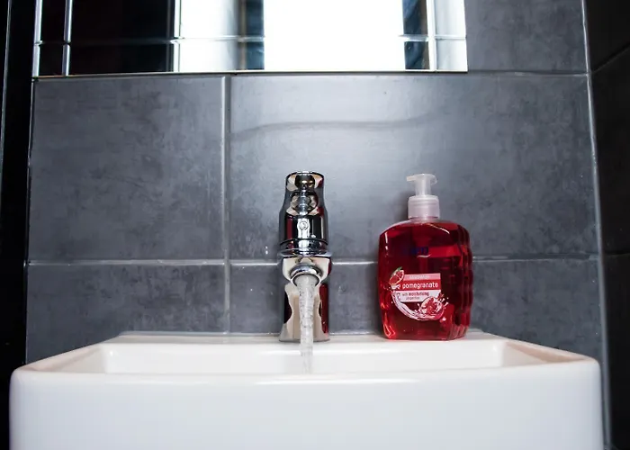 Onefam Amstel Hostel *